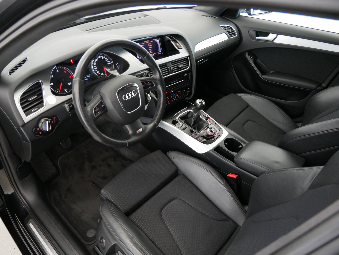 Audi A4 2.0 TDI 125 kW S line 4x4