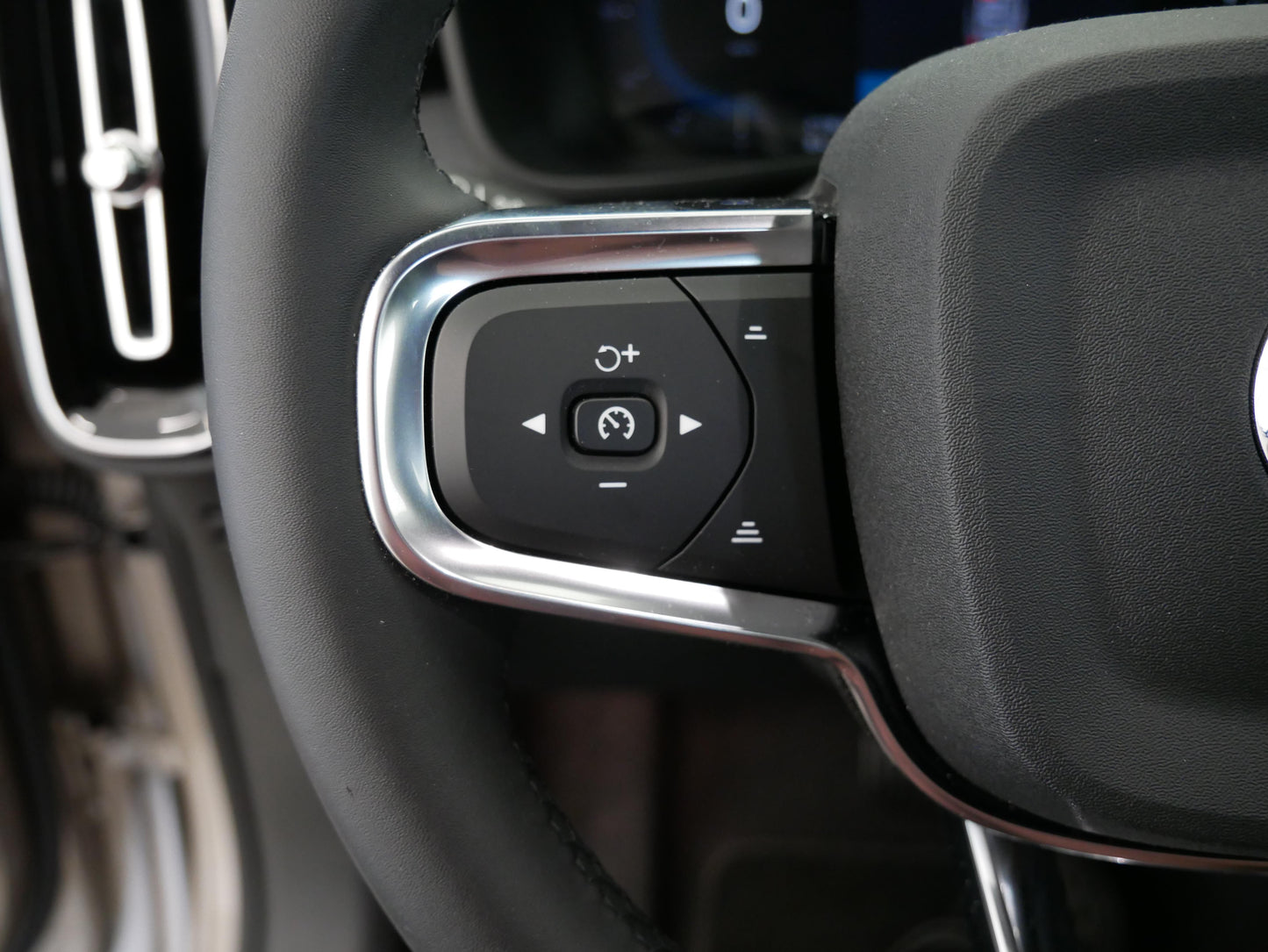 Volvo XC40 Core 2.0i B3