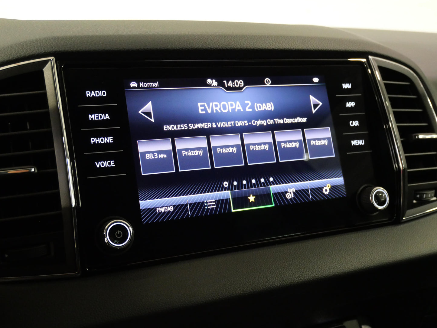 Škoda Karoq 1.5 TSI 110 kW Top Selection