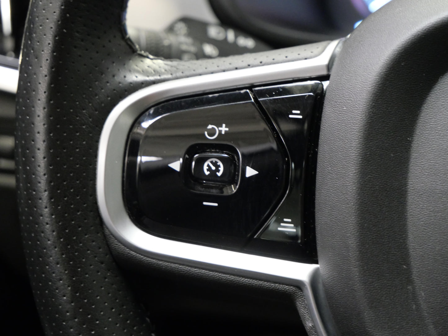 Volvo V90 2.0 D4 140 kW Momentum