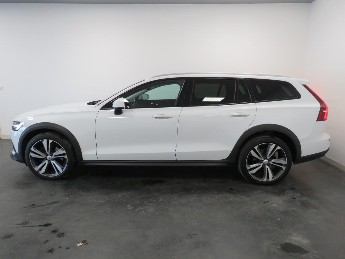 Volvo V60 2,0 145kW B4 AWD diesel Pro AU