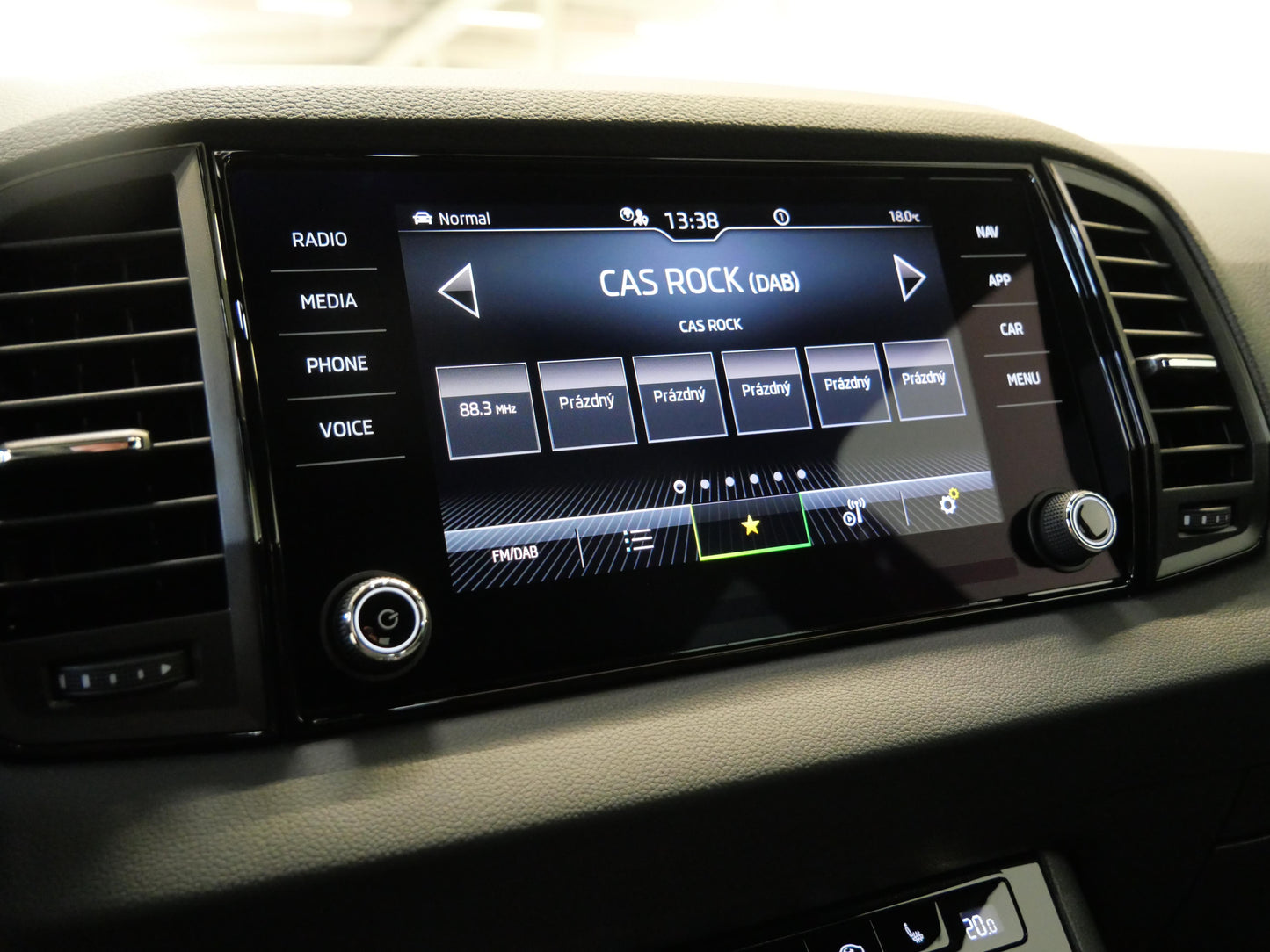 Škoda Karoq 1.5 TSI 110 kW DSG SportLine