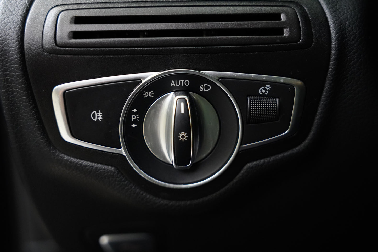Mercedes-Benz Třídy C 220 d 125 kW Automatik