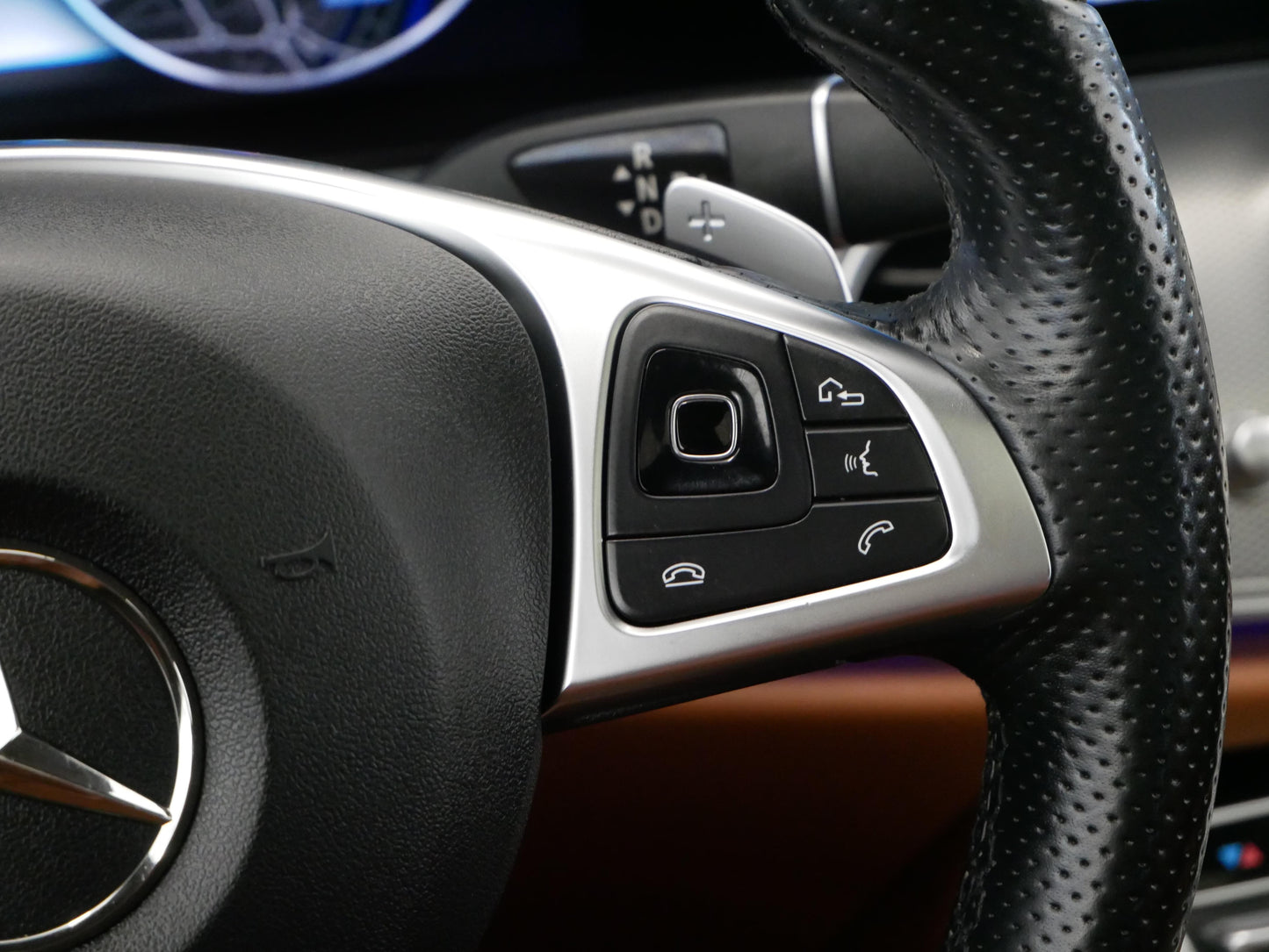 Mercedes-Benz E-Class E400 AMG LINIE 4MATIC 245KW