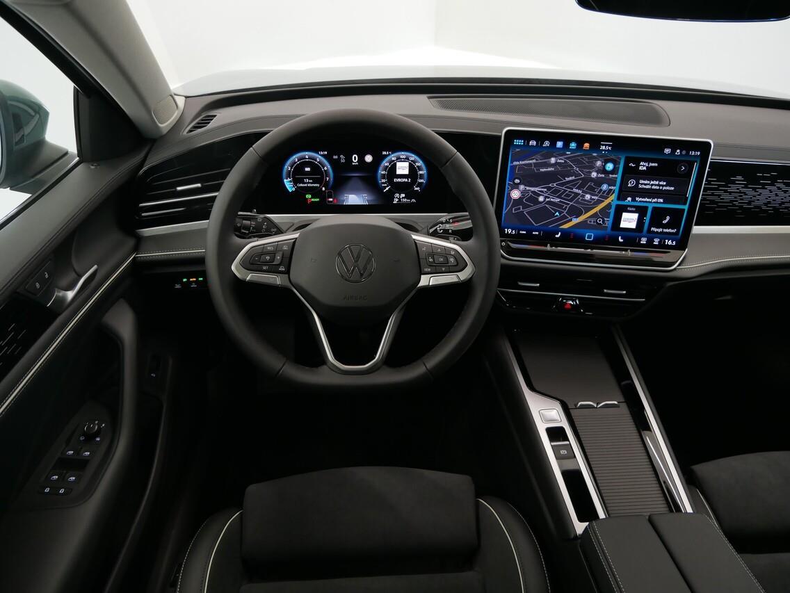 Volkswagen Passat 1.5 e-TSI 110 kW ELEGANCE