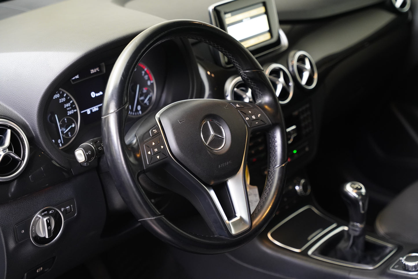 Mercedes-Benz Třídy B 180 i 90 kW