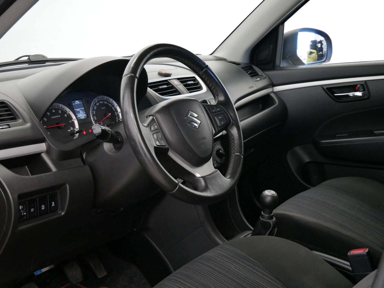 Suzuki Swift 1.2 i 66 kW Comfort – foto 14