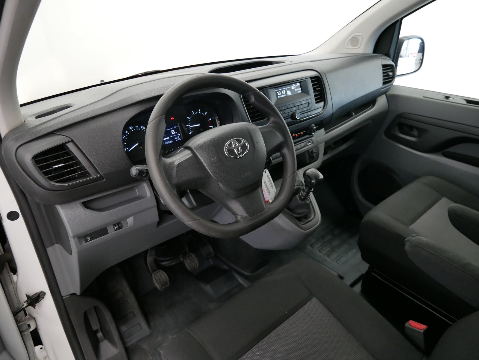 Toyota Proace 1.5D 88 kW 8 míst – foto 14