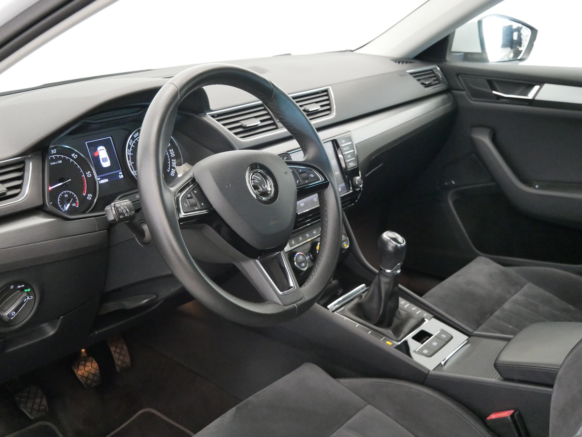 Škoda Superb 2.0TDI 110kW Style Plus – foto 14