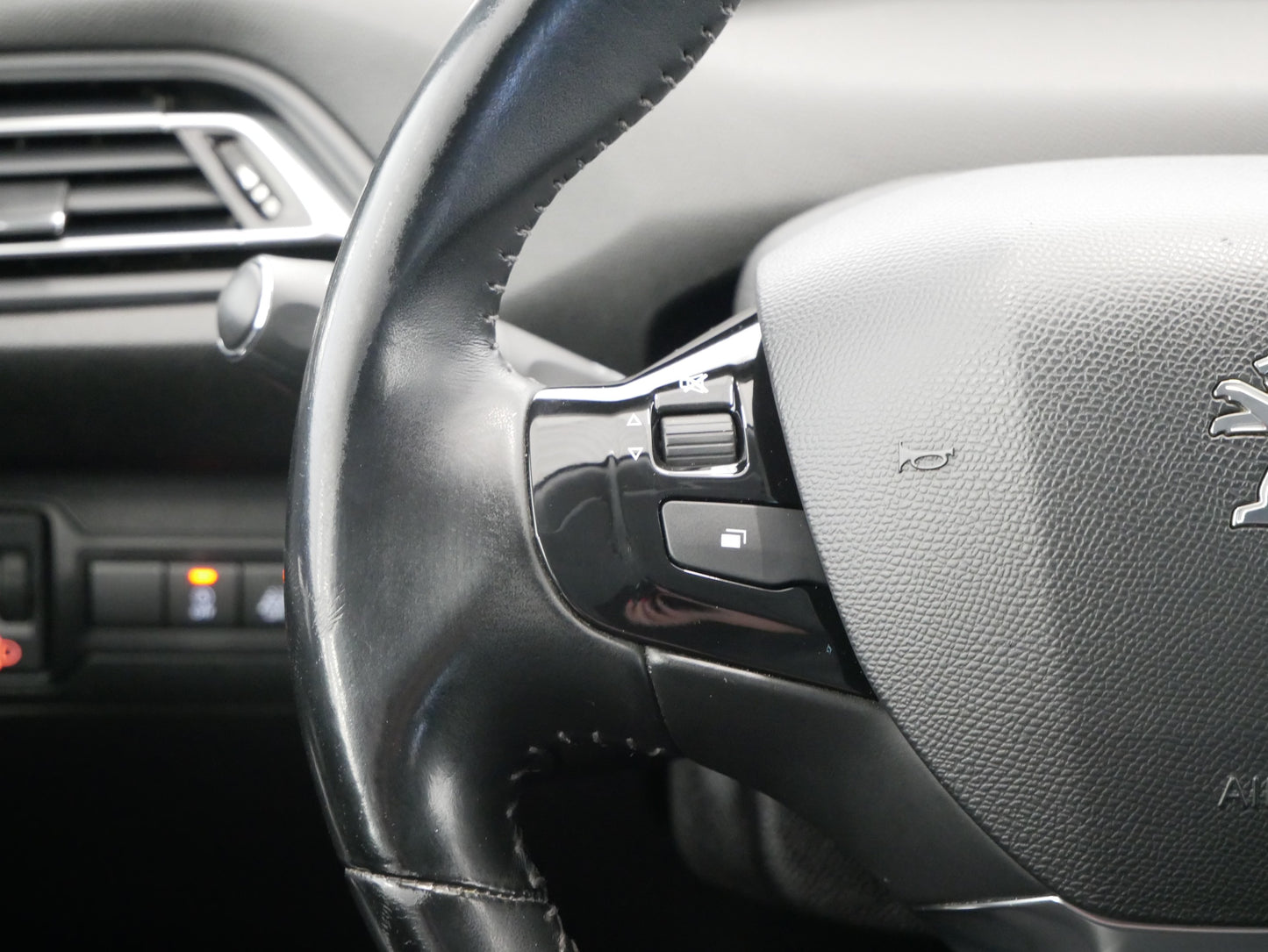 Peugeot 308 1.5BlueHDi 96kW