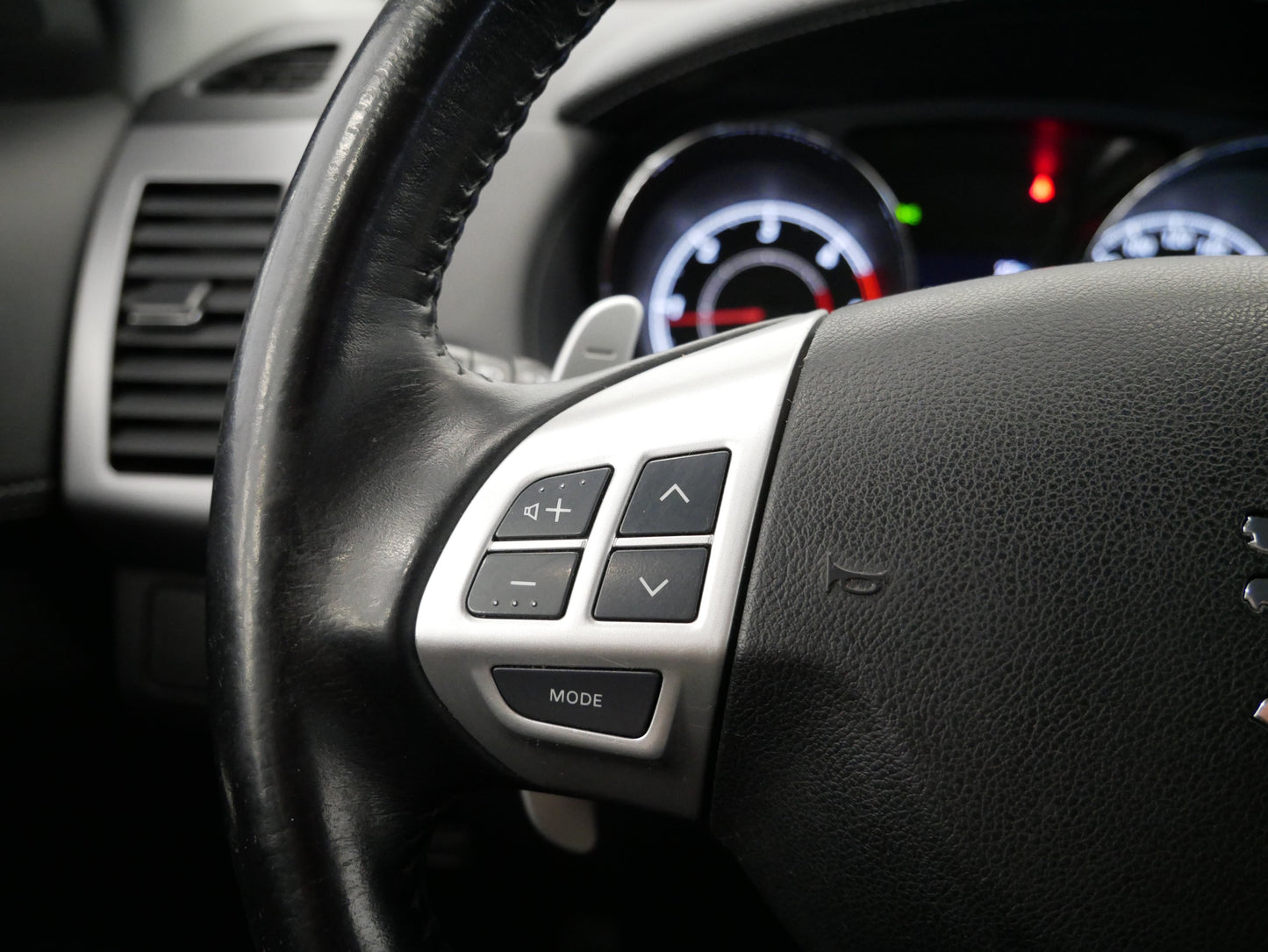 Peugeot 4007 2.2 HDI 115 kW