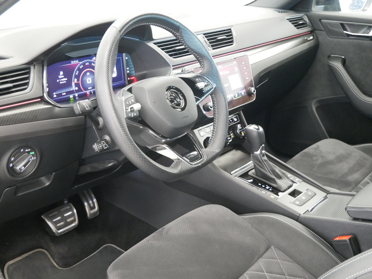 Škoda Superb 2.0 TSI 140 kW DSG Sportline
