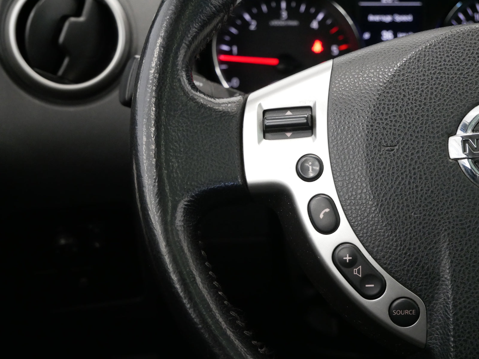 Nissan Qashqai 2.0 dCi 110 kW 4x4 Tekna – foto 14