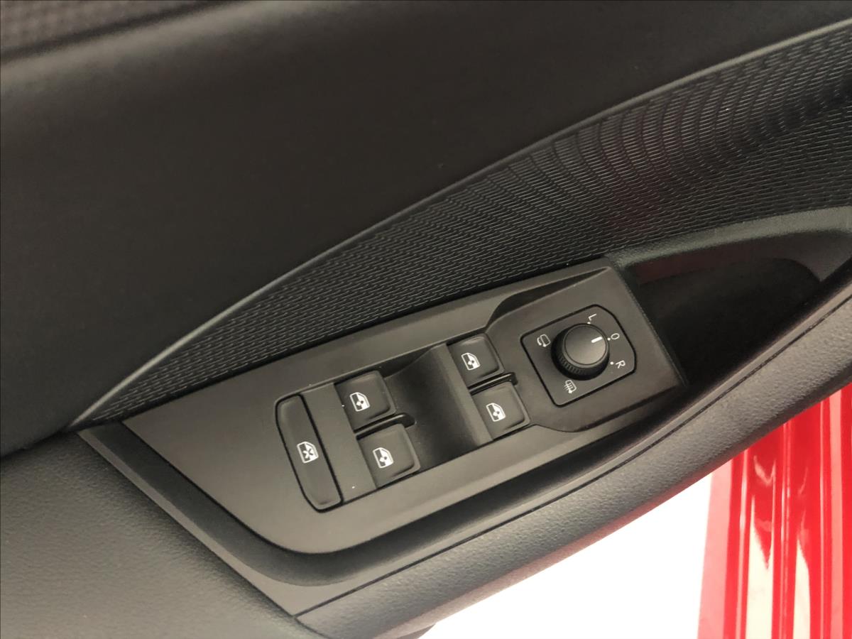 Škoda Octavia 1.5 G-TEC/96 kW/DSG/AMBI+/LED