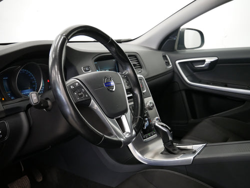 Volvo V60 D4 133kW Momentum – foto 14