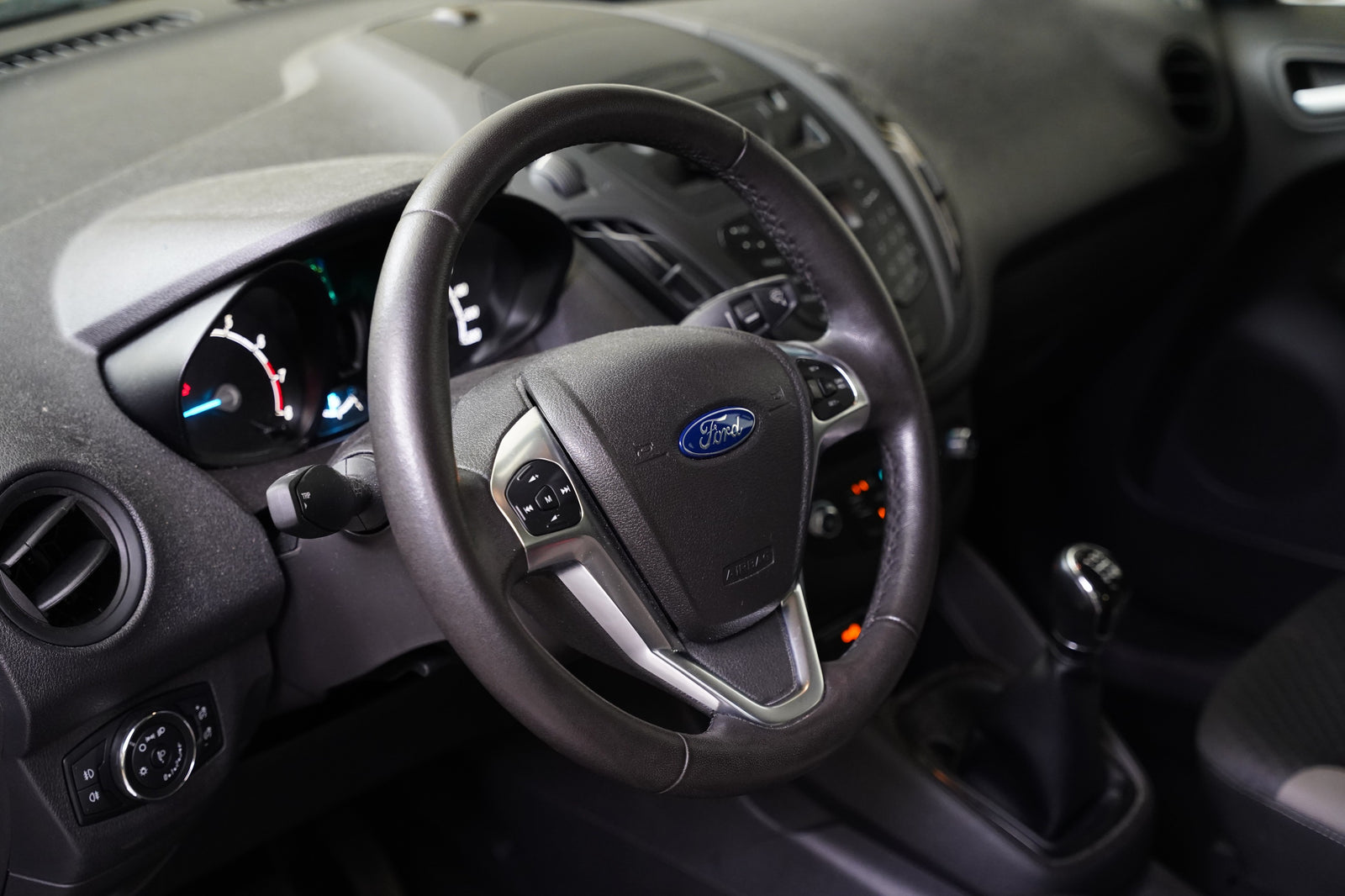 Ford Tourneo Courier 1.0 EcoBoost 74 kW – foto 14