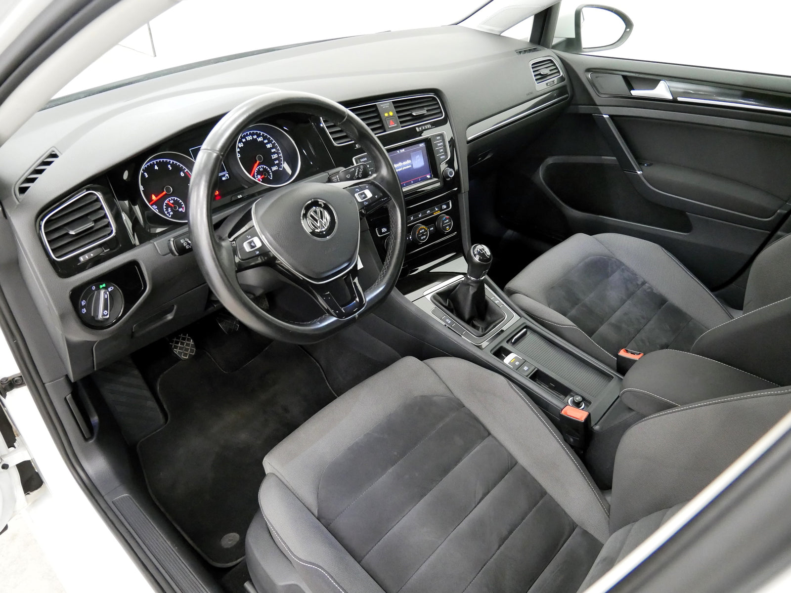 Volkswagen Golf 1.4 TSI 90 kW Highline – foto 14