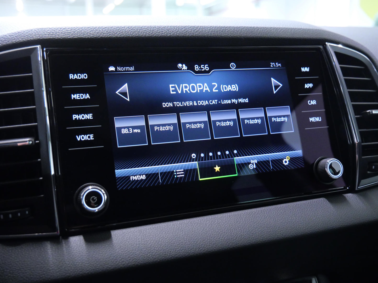 Škoda Karoq 1.5 TSI 110 kW Top Selection