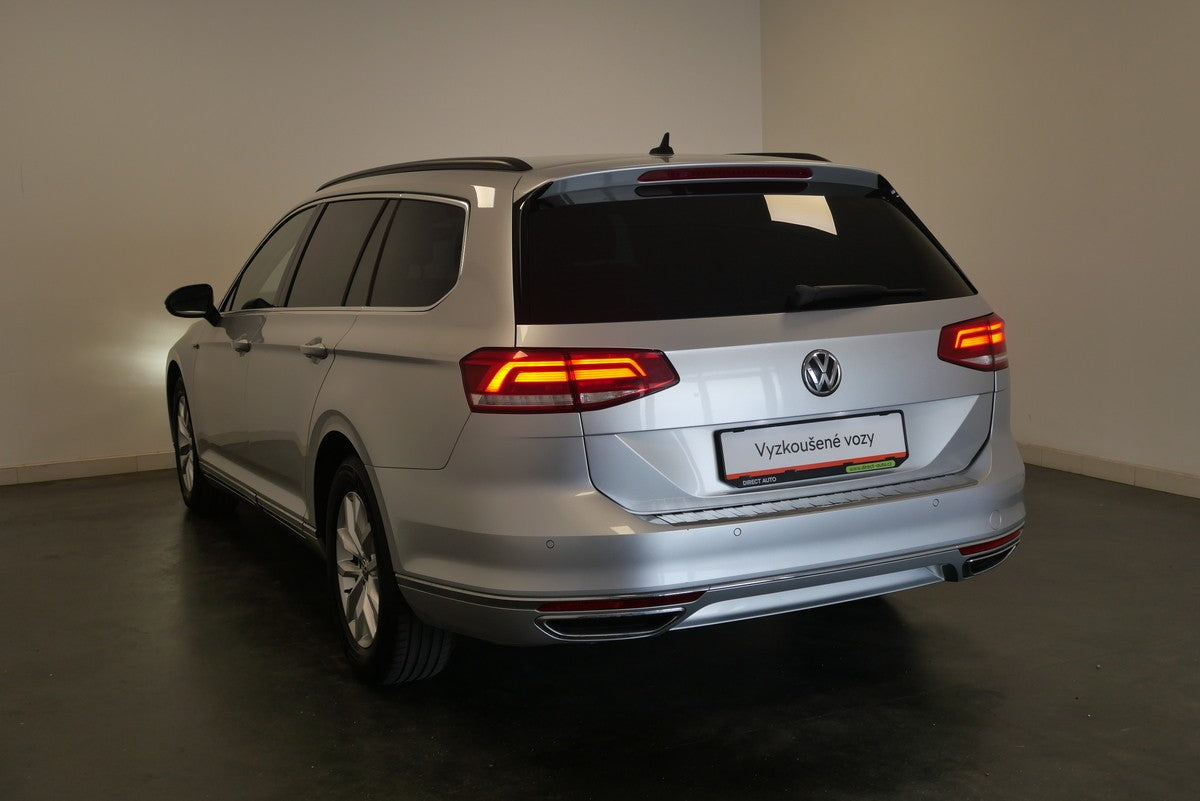 Volkswagen Passat 2.0 TDI 140 kW DSG 4x4 Comfort