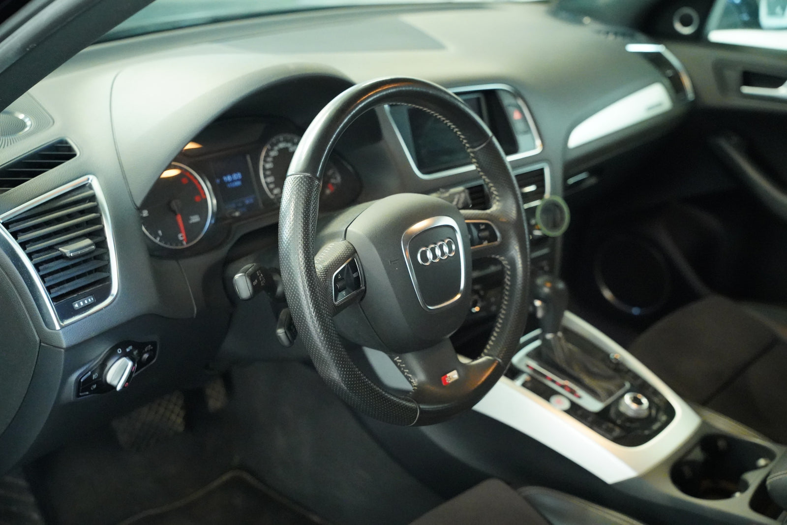 Audi Q5 3.0 TDI V6 176 kW Quattro – foto 14