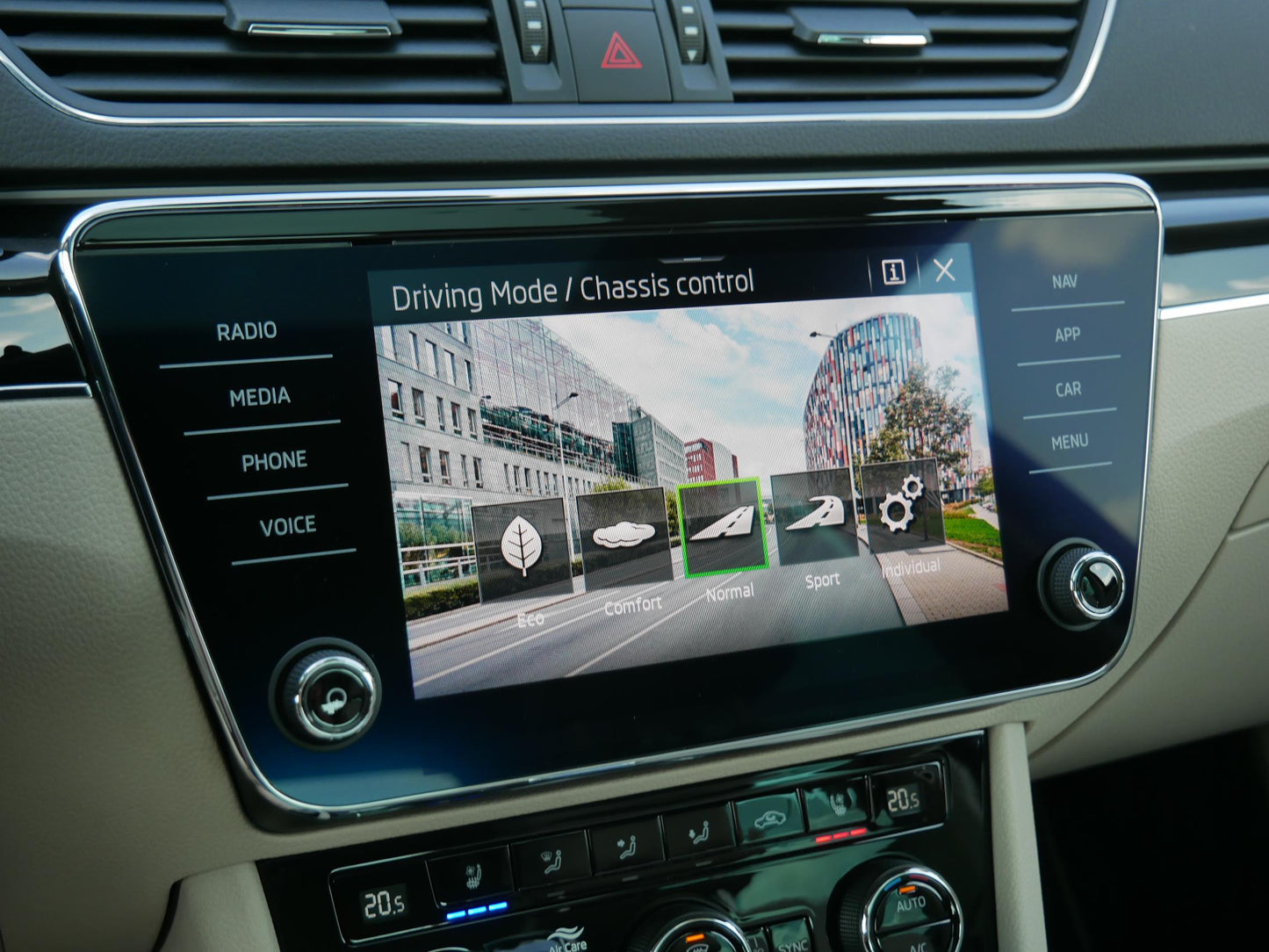 Škoda Superb 2.0 TDI 147 kW L&K
