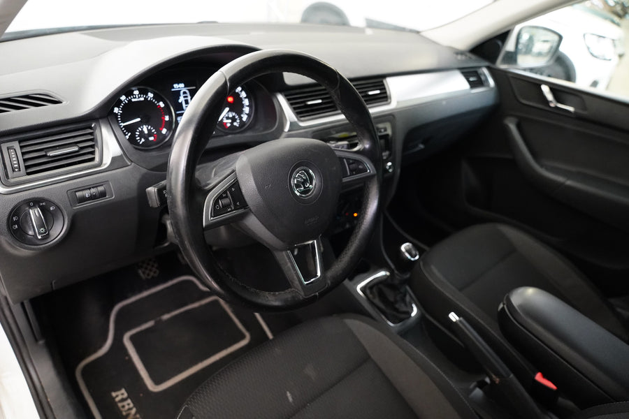 Škoda Rapid 1.2 TSI 63 kW Ambition Plus – foto 14