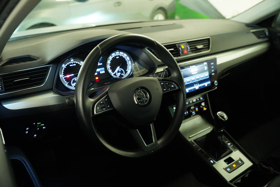 Škoda Superb 2.0 TDI 110 kW Ambition – foto 14