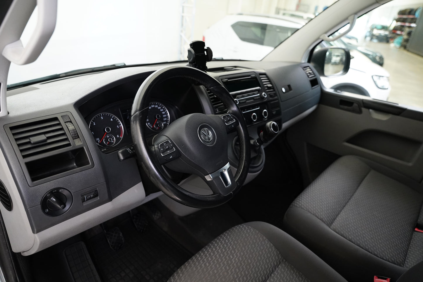 Volkswagen Transporter 2.0 TDI 103 kW 9 míst