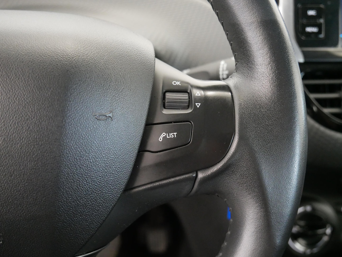 Peugeot 2008 1.2 Puretech 82 kW Active