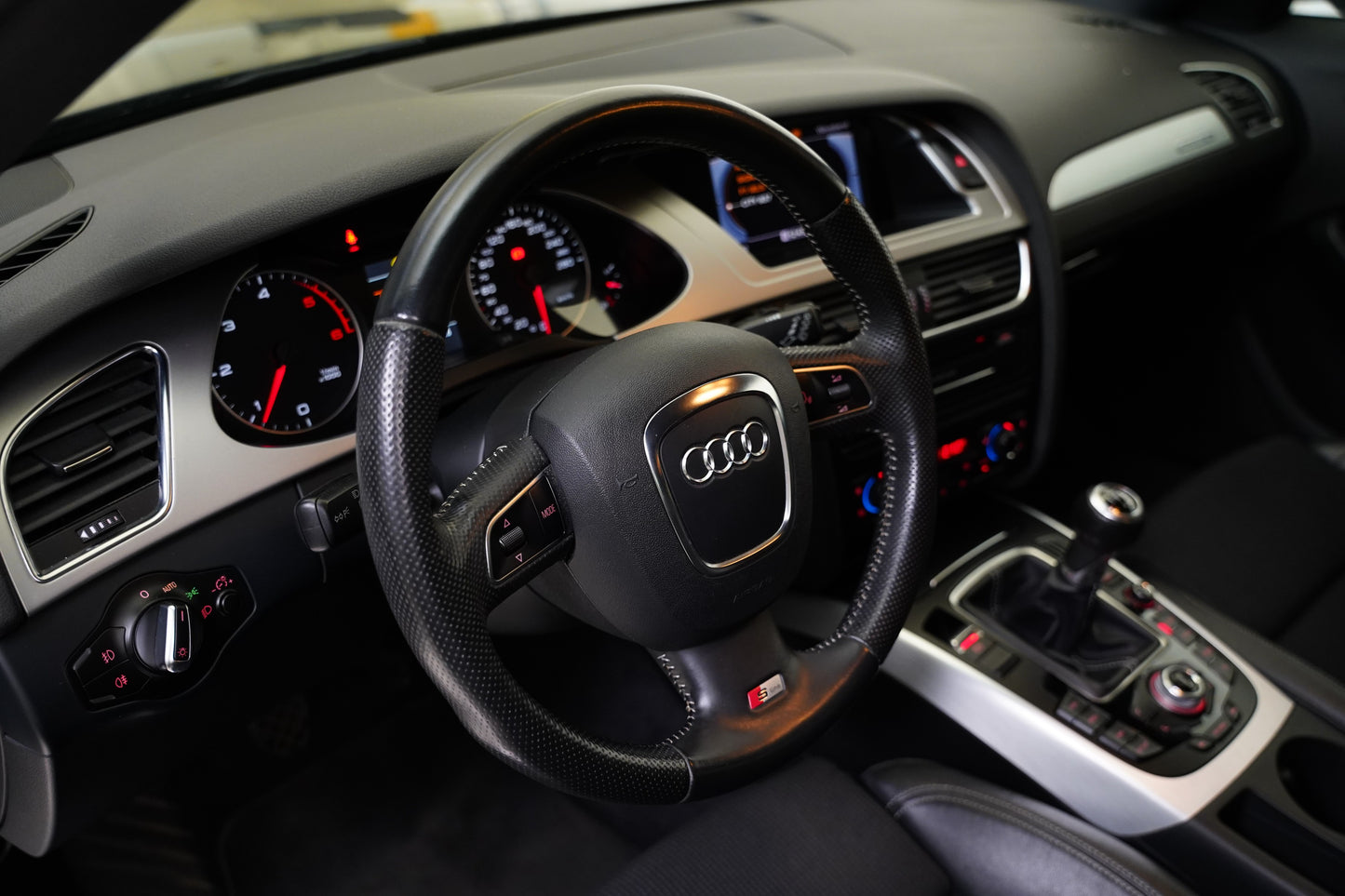 Audi A4 2.0 TDI 125 kW quattro S line