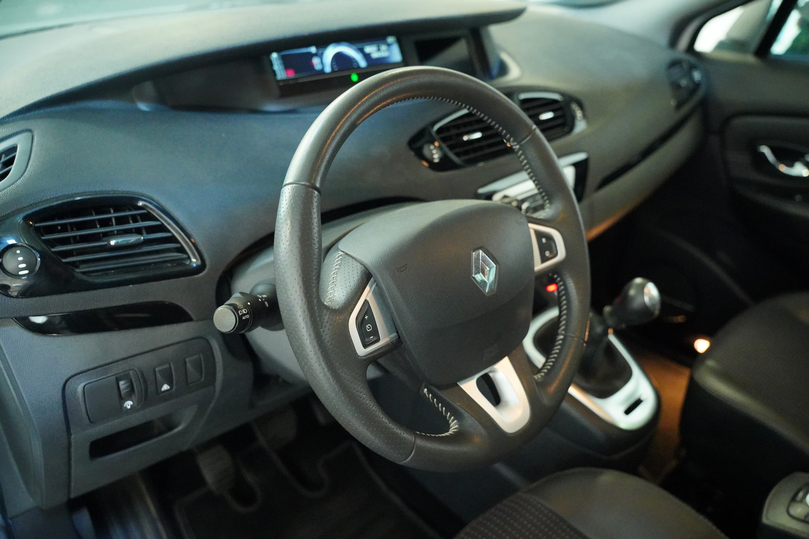Renault Scénic 1.4 TCE 96 kW Bose Edition – foto 14
