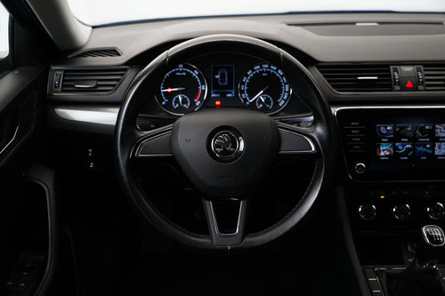 Škoda Superb 2.0 TDI 110 kW Active Combi – foto 14