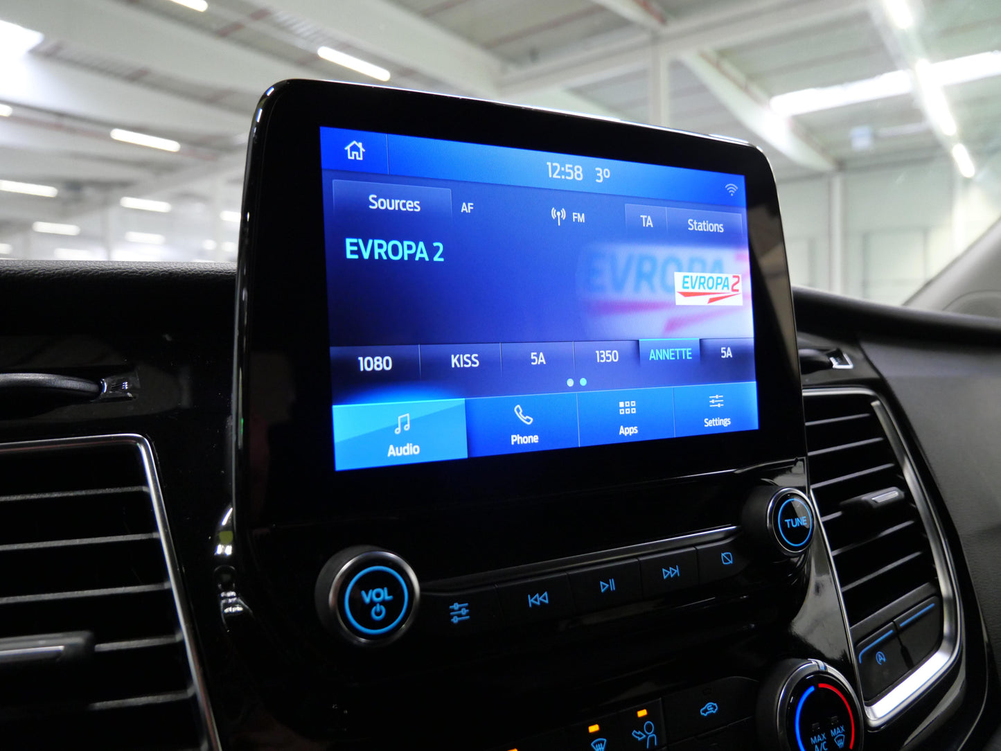 Ford Tourneo Custom 2.0 EcoBlue 110 kW Titanium L2