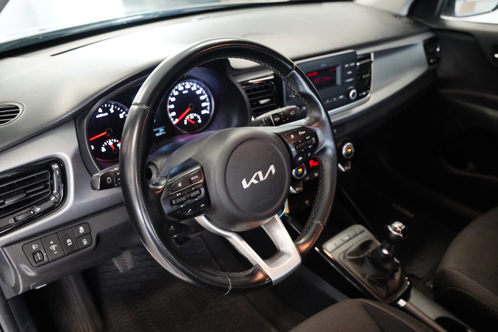 Kia Rio 1.2 DPI 62 kW Exclusive – foto 14