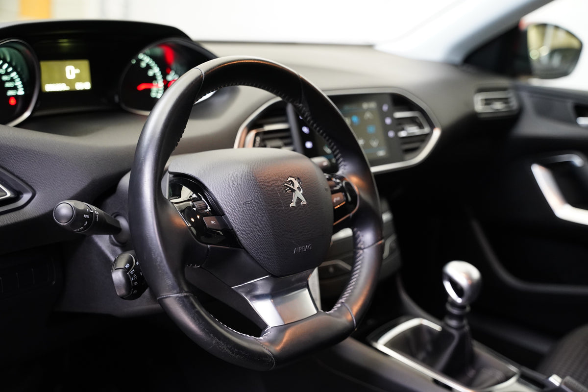 Peugeot 308 1.2 PT 96 kW – foto 14