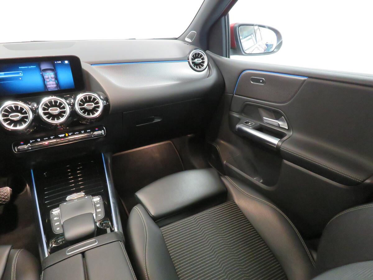 Mercedes-Benz B200 200d 110 kW