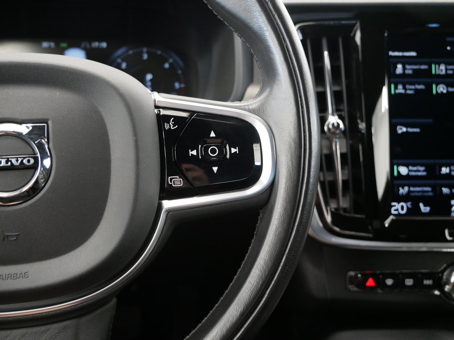 Volvo V90 D5 173 kW AWD Cross Country