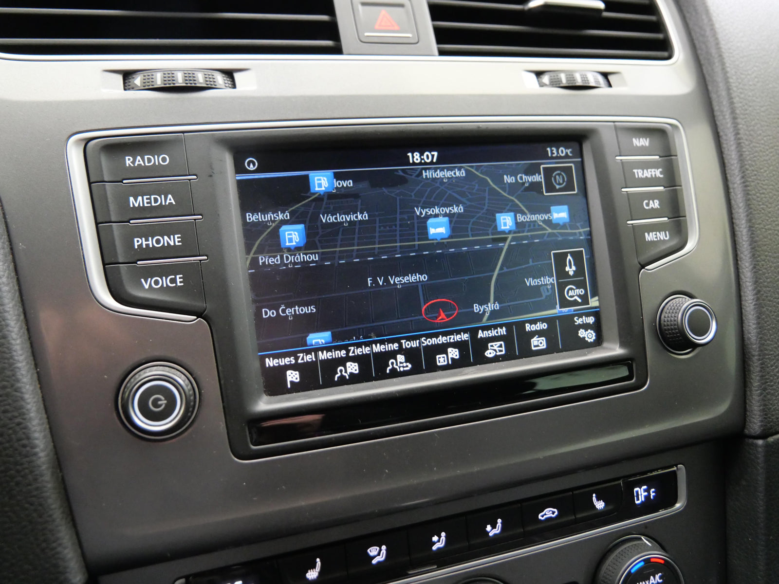Volkswagen Golf 1.6 TDI 81 kW Lounge – foto 14