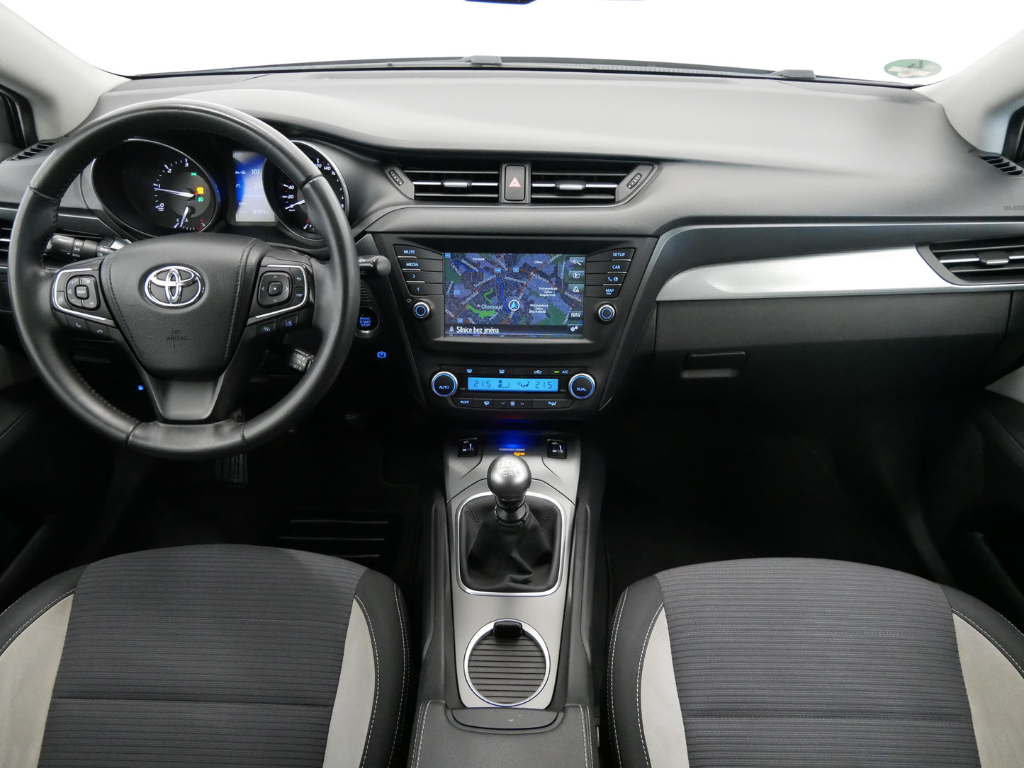Toyota Avensis 1.6 82 kW Business