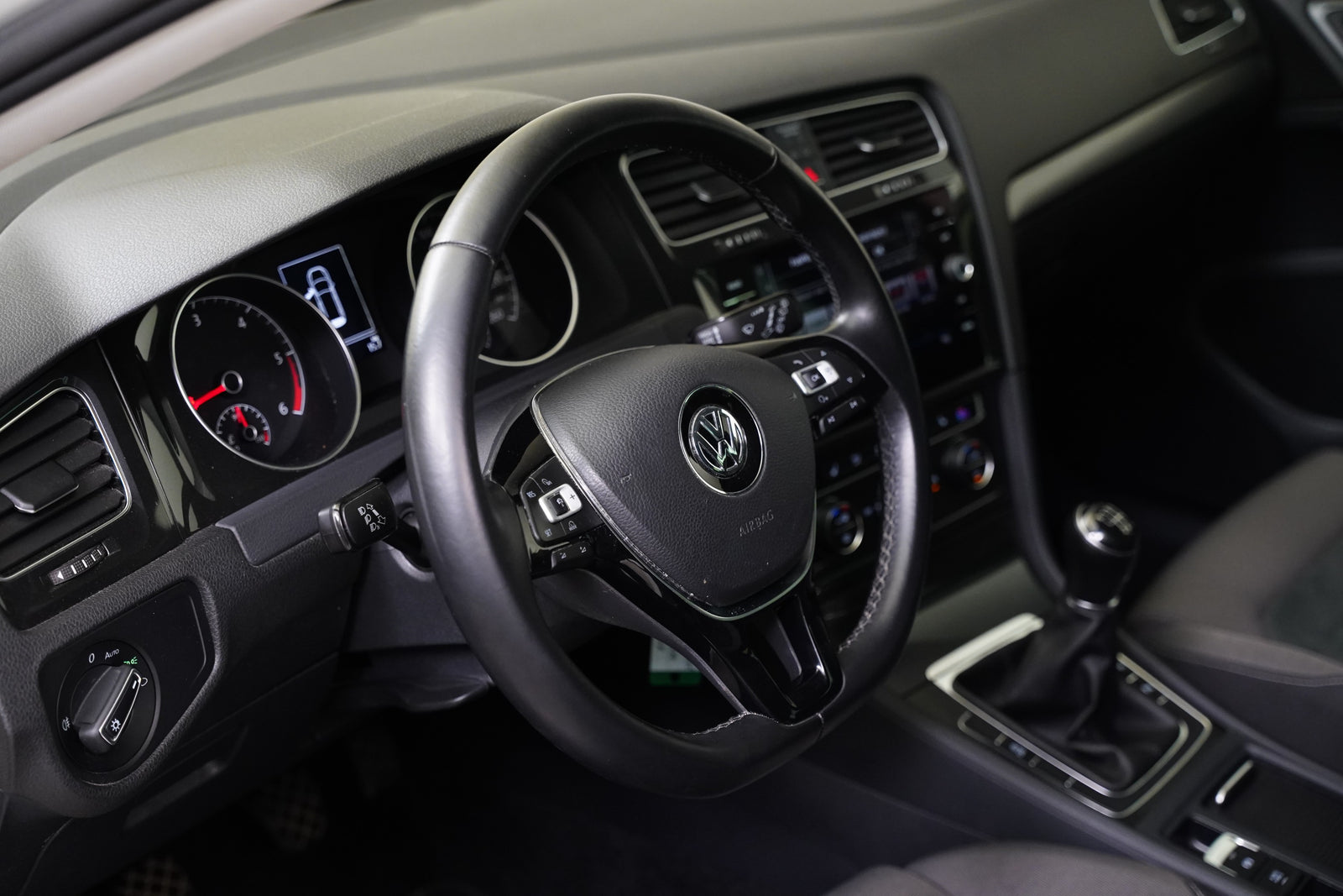 Volkswagen Golf 2.0 TDI 110 kW Comfortline – foto 14