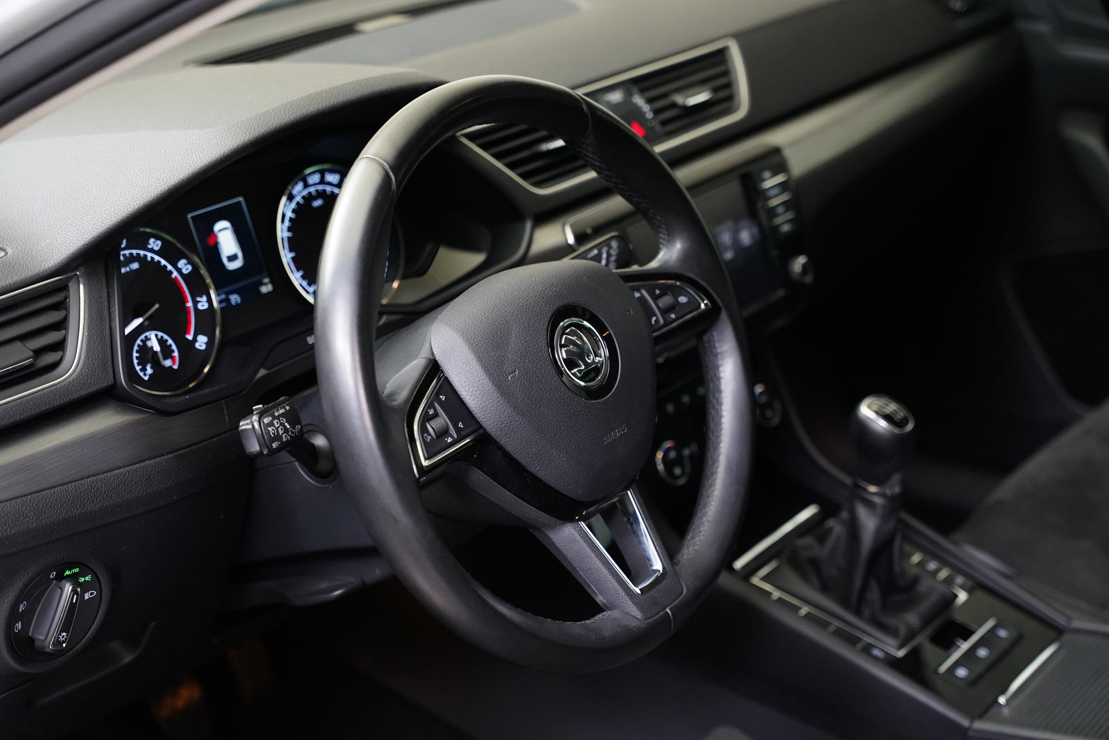 Škoda Superb 1.8 TSI 132 kW Style – foto 14