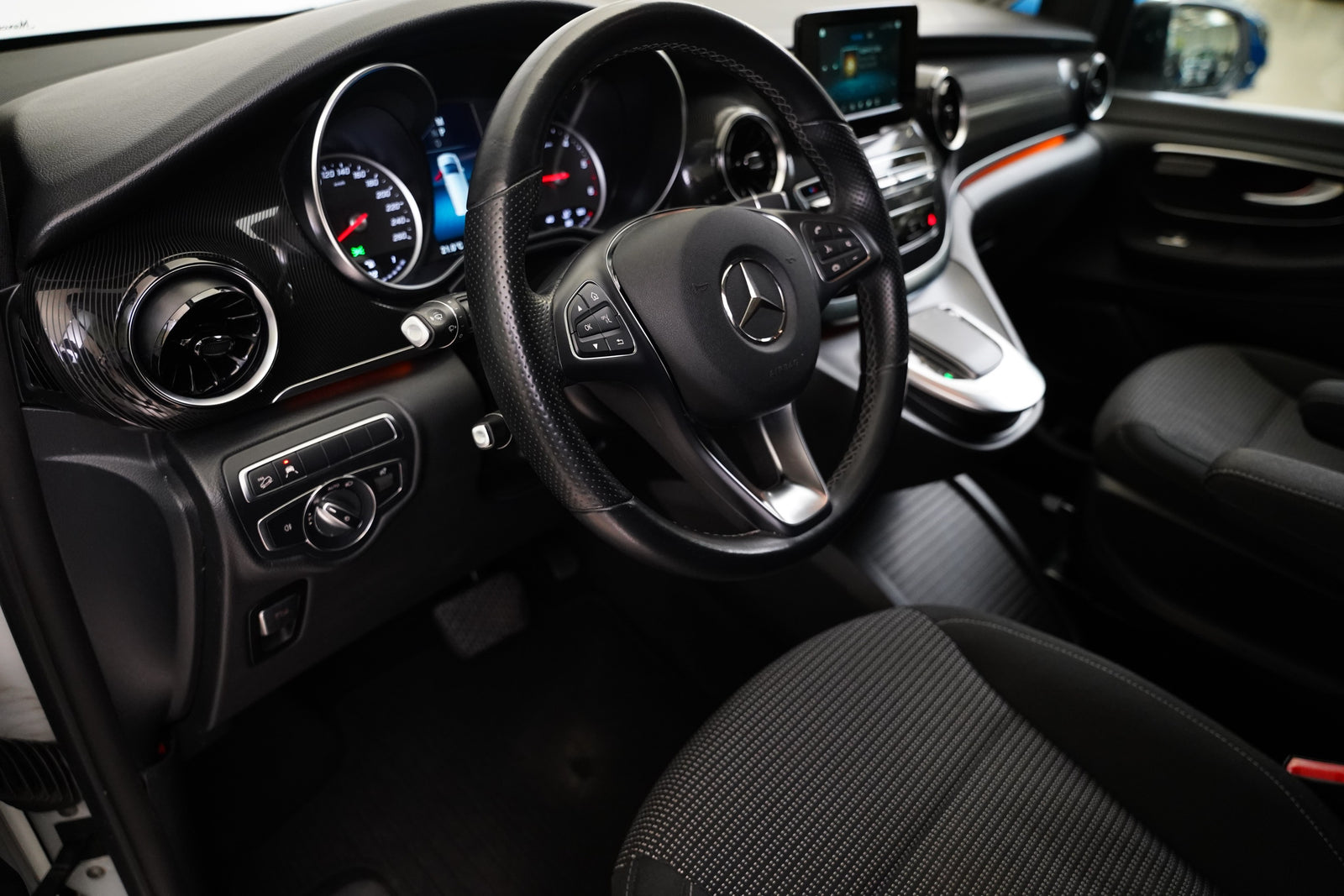 Mercedes-Benz Třídy V 250d 140 kW 4Matic Long – foto 15