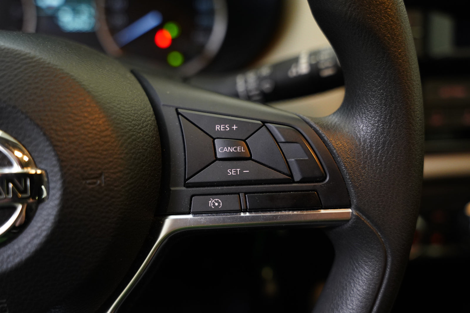 Nissan Micra 1.0 i 52 kW Visia Plus – foto 14
