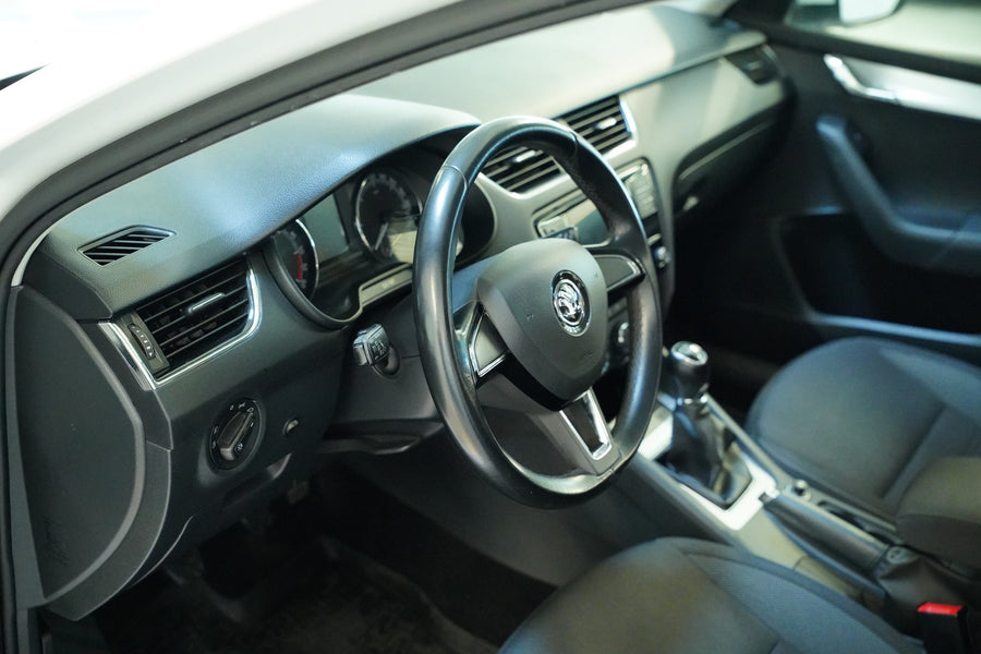 Škoda Octavia 1.6 TDI 85 kW Ambition Plus – foto 13