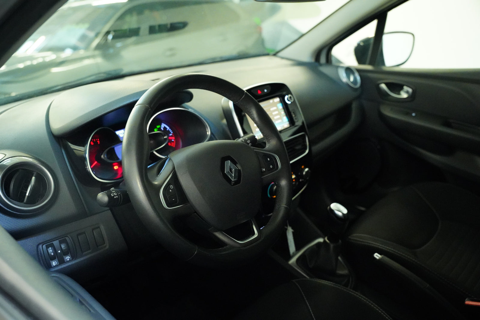 Renault Clio 1.2 i 54 kW Limited – foto 15