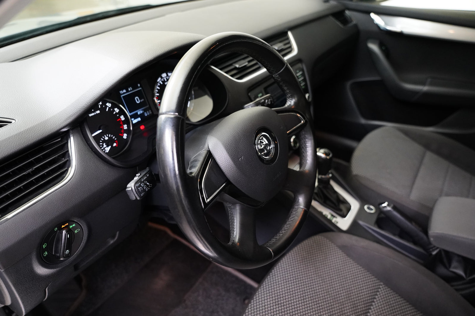 Škoda Octavia 1.6 TDI 77 kW DSG – foto 14