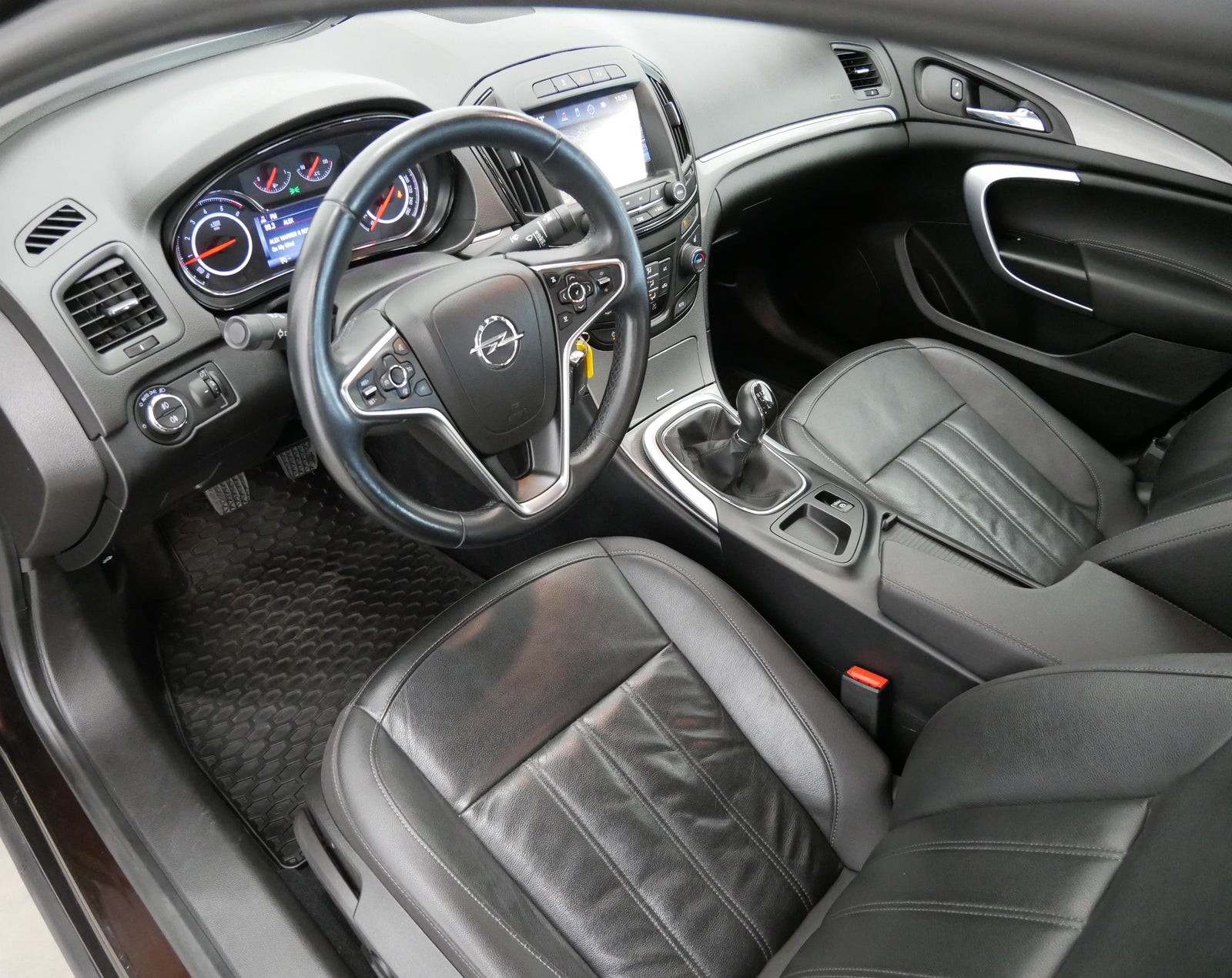 Opel Insignia 1.6 CDTi 88 kW – foto 14