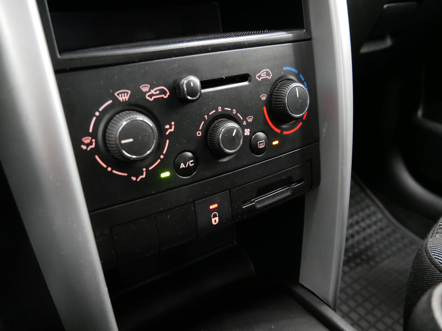 Peugeot 207 1.4i 54 kW Active