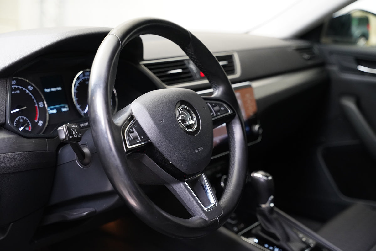 Škoda Superb 2.0 TDI 110 kW Style – foto 14