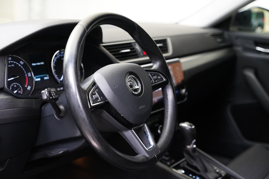 Škoda Superb 2.0 TDI 110 kW Style – foto 14